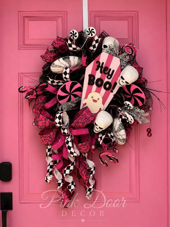 Hey Boo skull wreath on the pink door